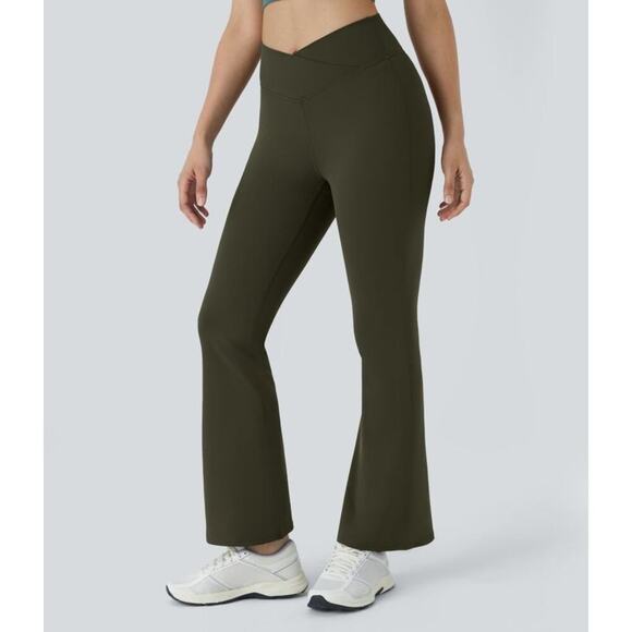 Halara Crossover High-Waisted Flare Yoga Pants Forest Night Small NEW/NWT!! - Picture 1 of 11